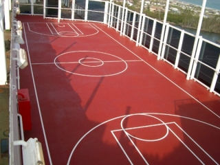 Pavimento in resina di un campo sportivo polifunzionale- colorflooring